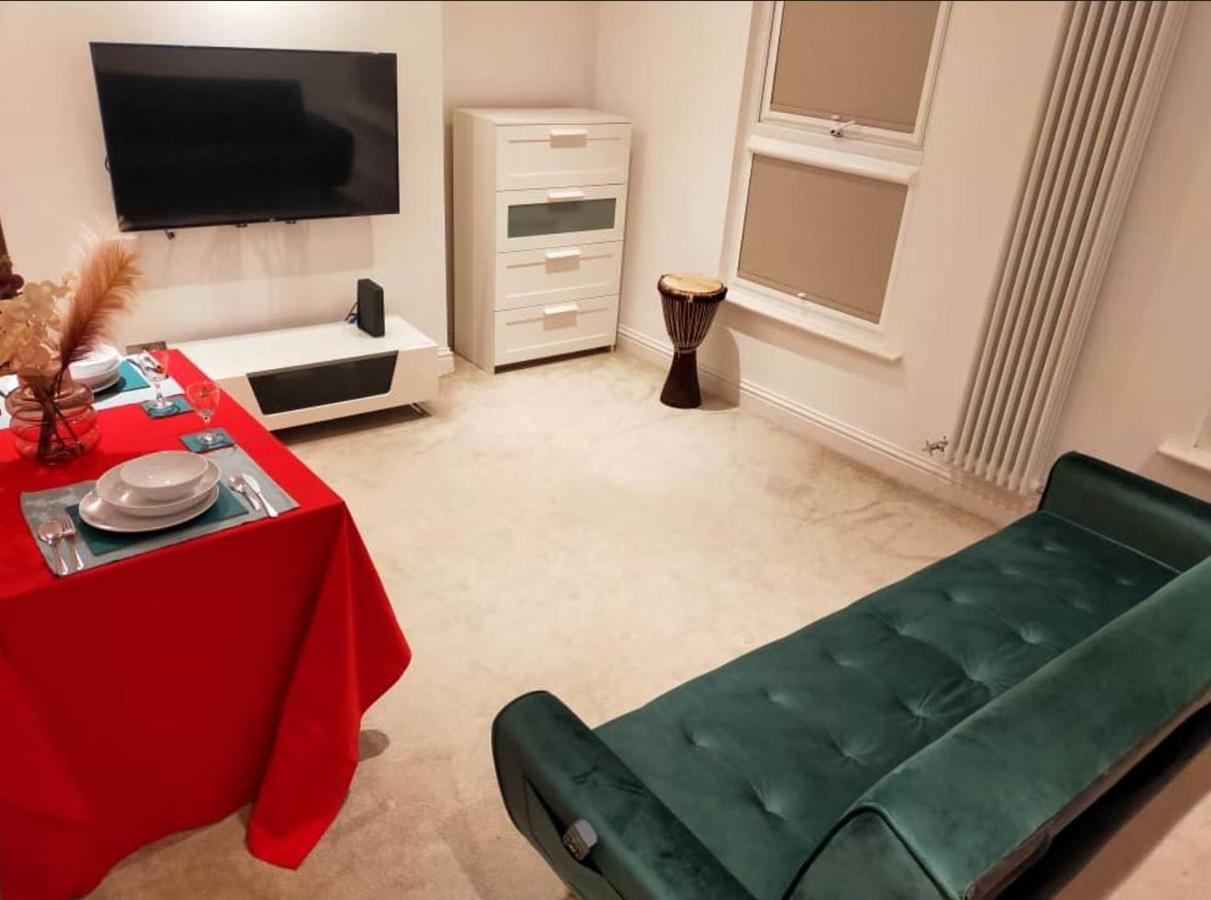 Fully-Equipped Flat In The City Of London Exterior foto